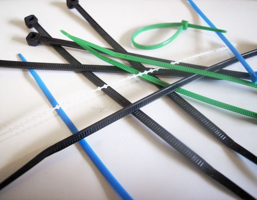 Cable ties in assorted colours